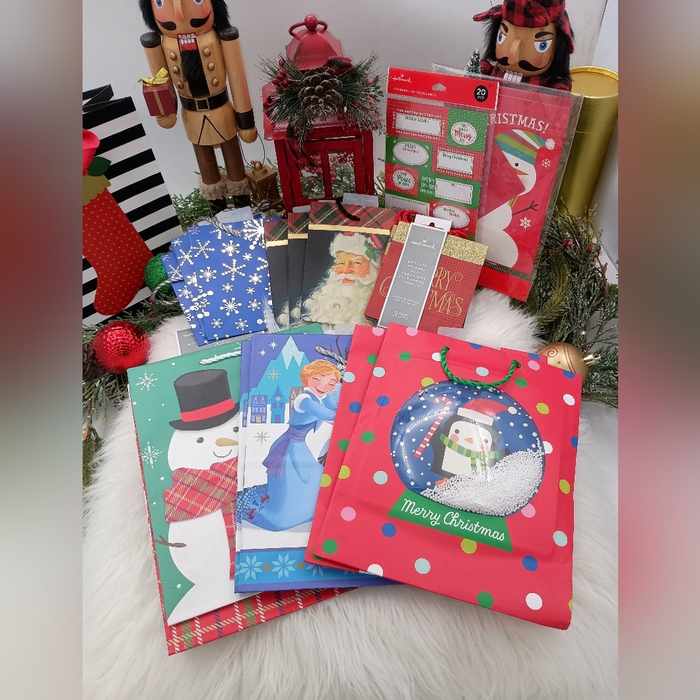 Hallmark Christmas Gift Bag, Card, Gift Tags Bundle. (19) Total.